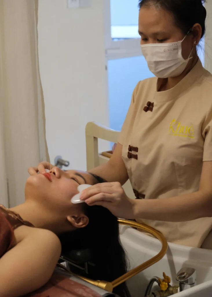 Đả thông kinh lạc bằng ngọc thạch