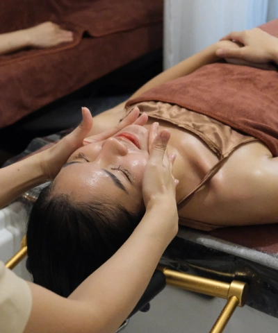 Rửa sạch da mặt